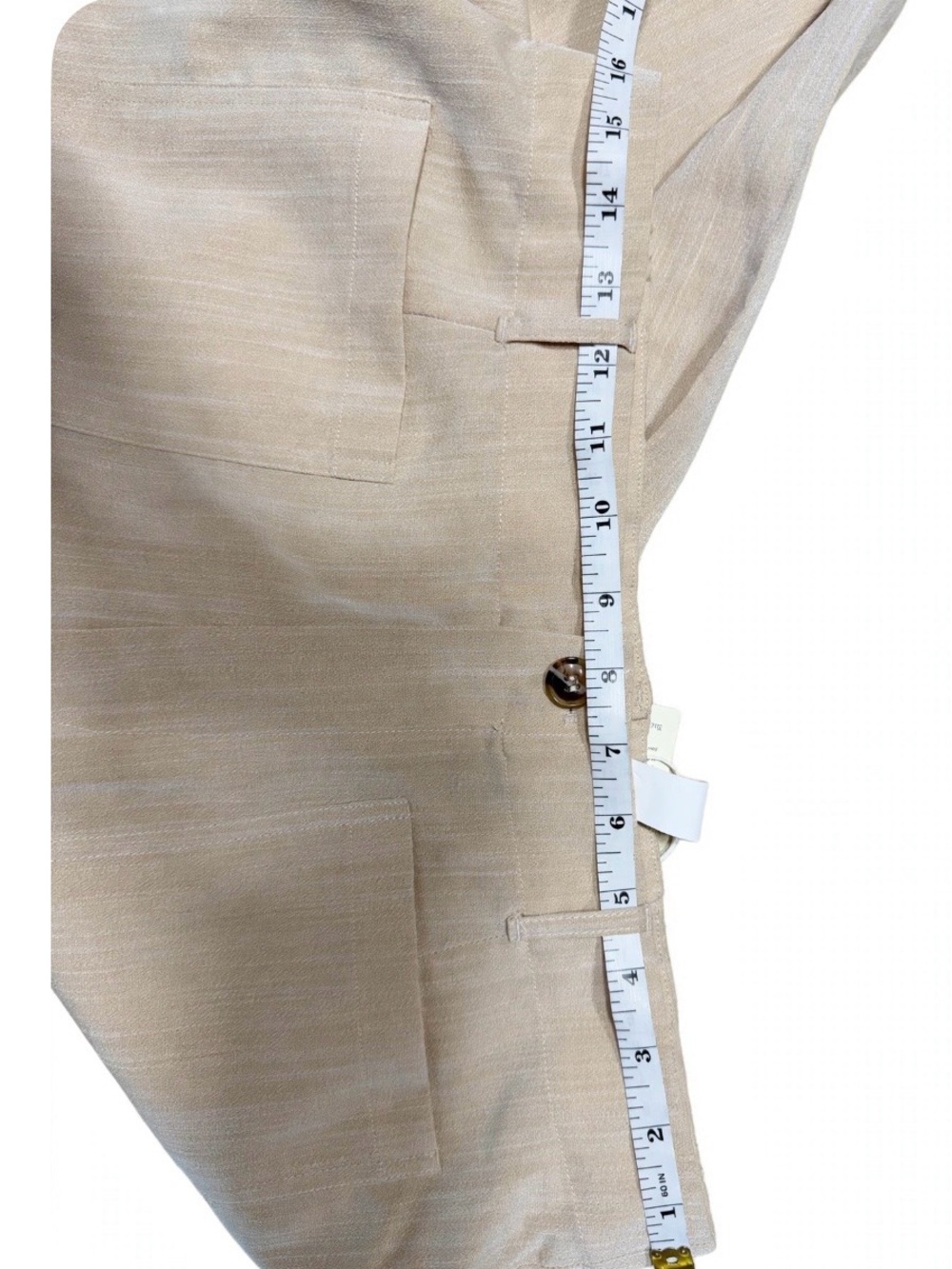 HALARA women’s Light Beige Flat-Front Shorts